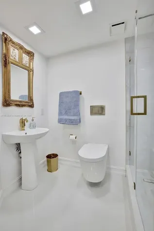 3000 Island Boulevard Aventura FL 33160