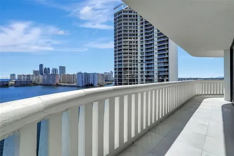 3000 Island Boulevard Aventura FL 33160