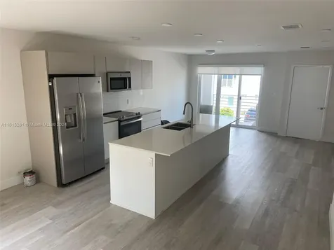 2505 NE 193rd Street Miami FL 33180