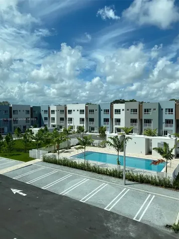 2505 NE 193rd Street Miami FL 33180