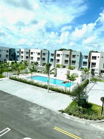 2505 NE 193rd Street Miami FL 33180