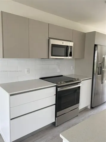 2505 NE 193rd Street Miami FL 33180