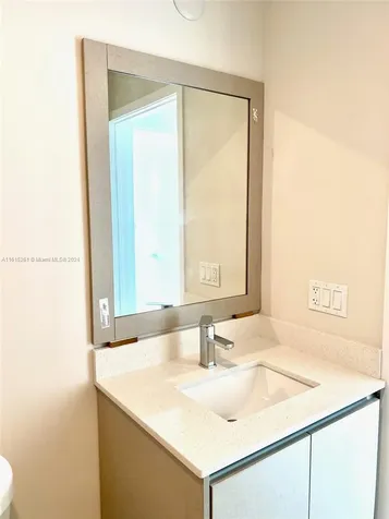 2505 NE 193rd Street Miami FL 33180