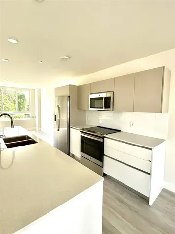 2505 NE 193rd Street Miami FL 33180