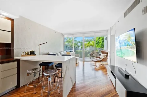 2155 Washington Court Miami Beach FL 33139