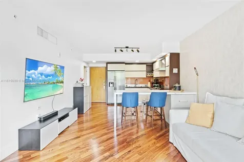 2155 Washington Court Miami Beach FL 33139