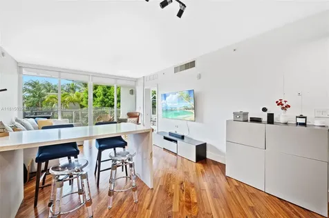 2155 Washington Court Miami Beach FL 33139