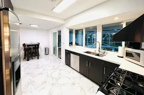 4720 Jefferson Street Hollywood FL 33021