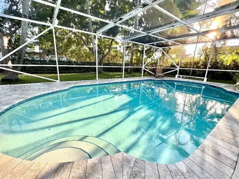 4720 Jefferson Street Hollywood FL 33021