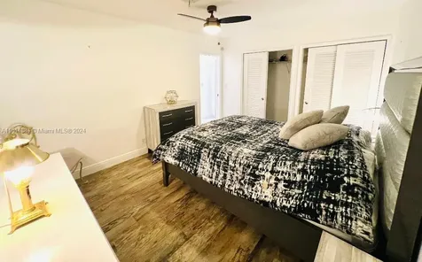 4720 Jefferson Street Hollywood FL 33021