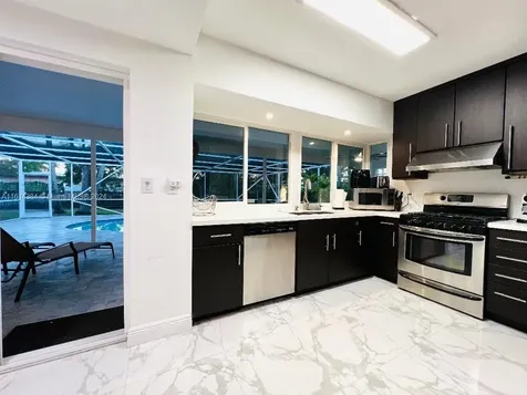 4720 Jefferson Street Hollywood FL 33021