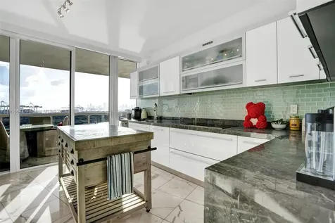 400 Alton Road Miami Beach FL 33139