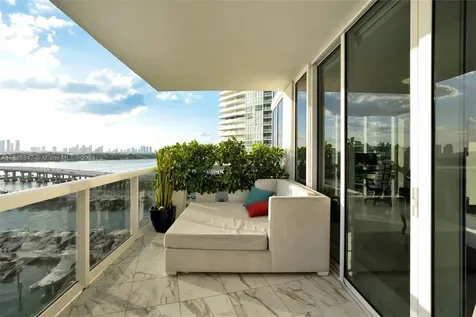 400 Alton Road Miami Beach FL 33139
