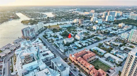 520 Orton Avenue Fort Lauderdale FL 33304