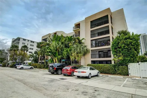 520 Orton Avenue Fort Lauderdale FL 33304