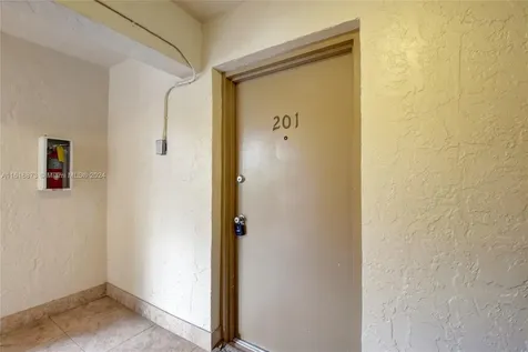 520 Orton Avenue Fort Lauderdale FL 33304
