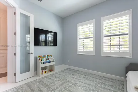 8555 E Baypoint Circle Parkland FL 33076