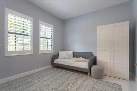 8555 E Baypoint Circle Parkland FL 33076