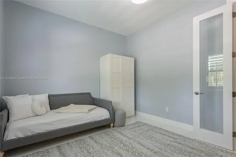 8555 E Baypoint Circle Parkland FL 33076