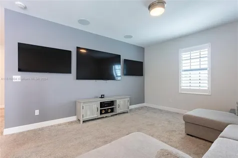 8555 E Baypoint Circle Parkland FL 33076