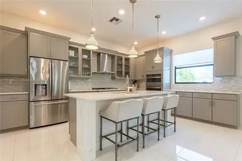 8555 E Baypoint Circle Parkland FL 33076
