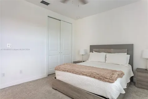 8555 E Baypoint Circle Parkland FL 33076