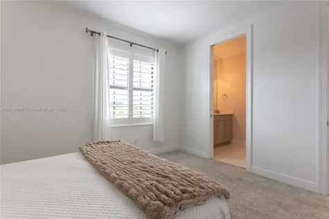8555 E Baypoint Circle Parkland FL 33076