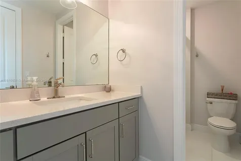 8555 E Baypoint Circle Parkland FL 33076