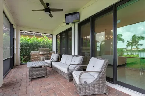8555 E Baypoint Circle Parkland FL 33076