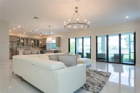 8555 E Baypoint Circle Parkland FL 33076