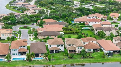 8555 E Baypoint Circle Parkland FL 33076