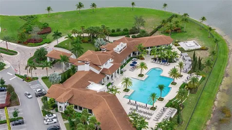 8555 E Baypoint Circle Parkland FL 33076
