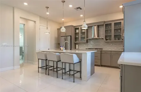 8555 E Baypoint Circle Parkland FL 33076