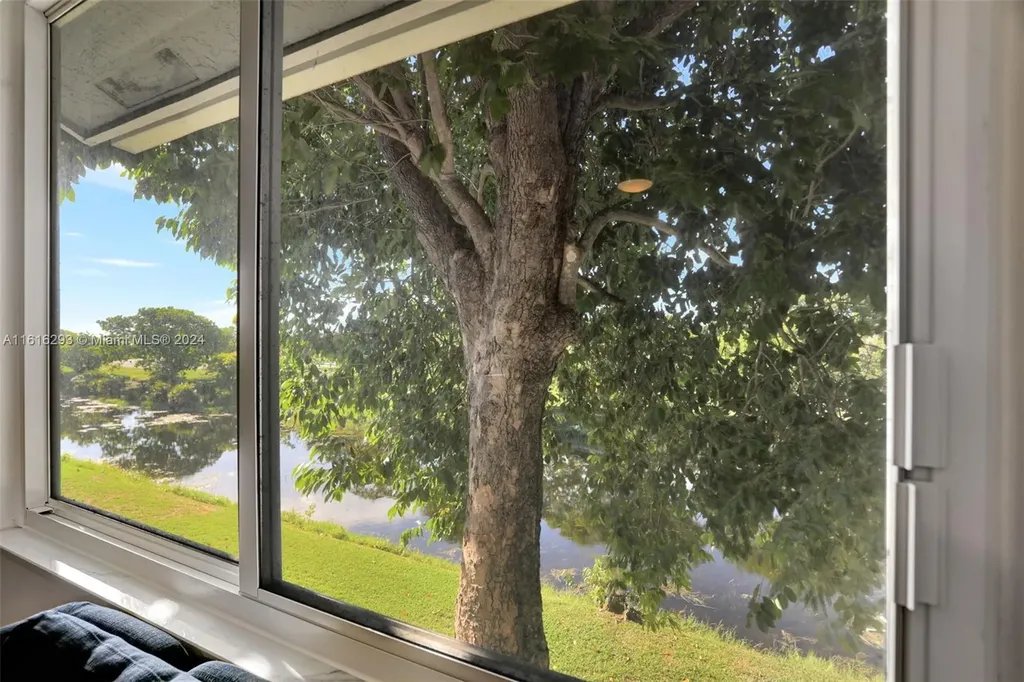 2144 Oakland Hills Way Coral Springs FL 33071