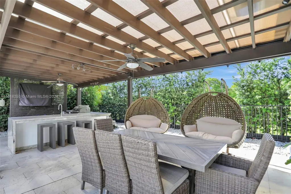 2144 Oakland Hills Way Coral Springs FL 33071