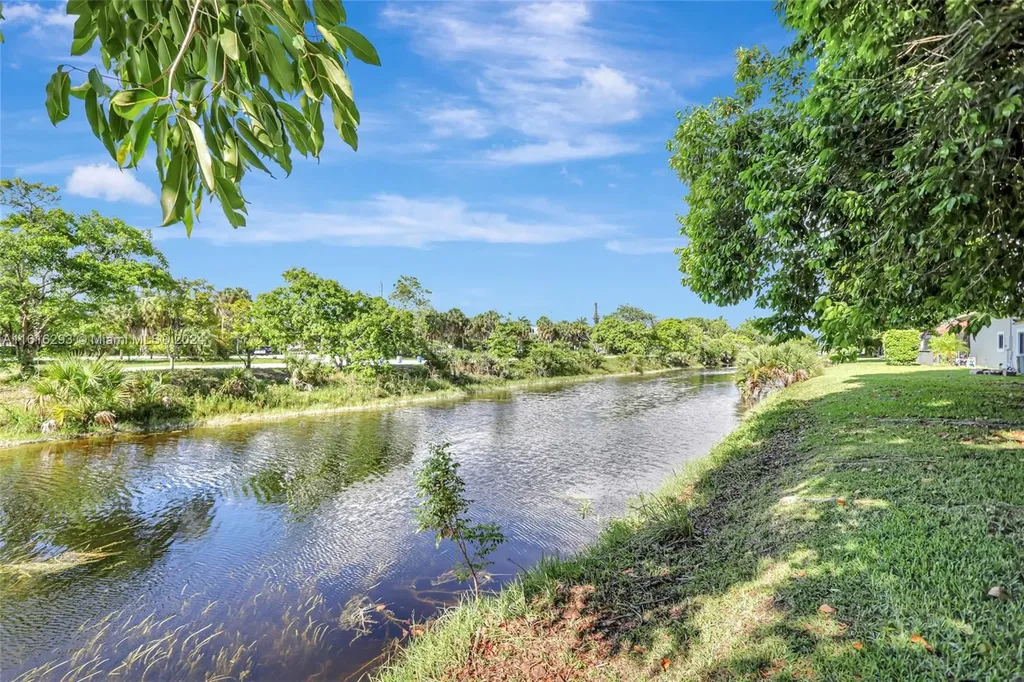 2144 Oakland Hills Way Coral Springs FL 33071