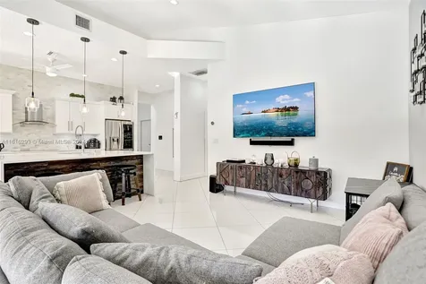 2144 Oakland Hills Way Coral Springs FL 33071