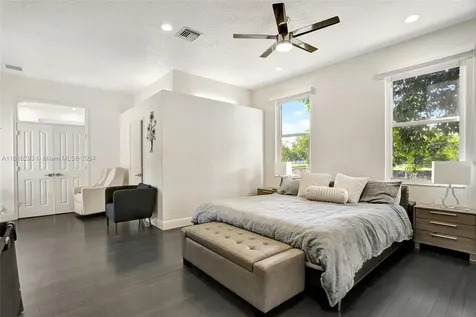 2144 Oakland Hills Way Coral Springs FL 33071