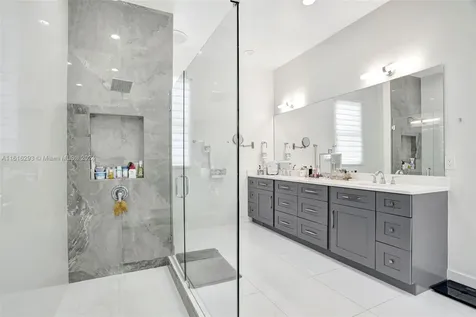 2144 Oakland Hills Way Coral Springs FL 33071