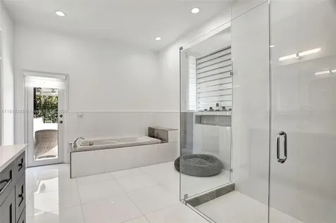 2144 Oakland Hills Way Coral Springs FL 33071