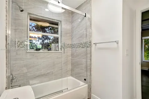 2144 Oakland Hills Way Coral Springs FL 33071