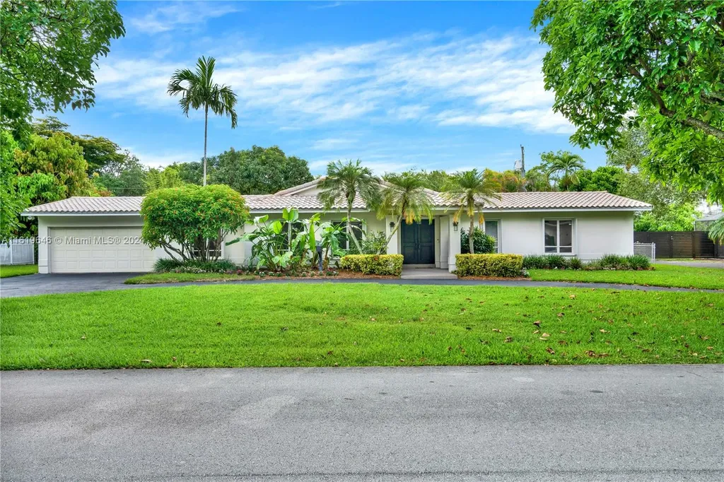 9433 SW 69th Court Pinecrest FL 33156