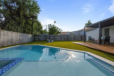 2484 SW 19th Street Miami FL 33145
