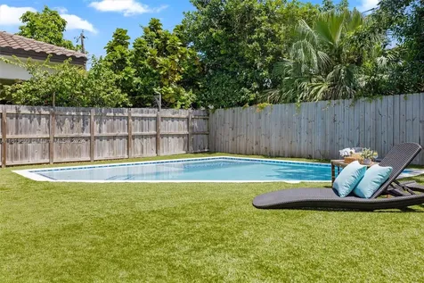 2484 SW 19th Street Miami FL 33145