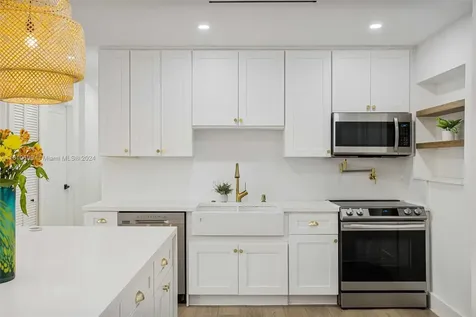 2484 SW 19th Street Miami FL 33145