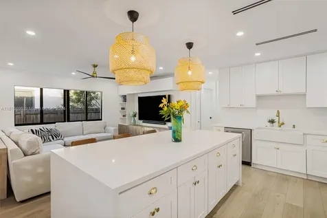 2484 SW 19th Street Miami FL 33145