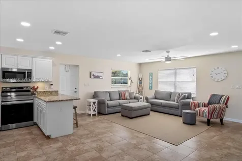 924 Lake Drive E Lake Placid FL 33852