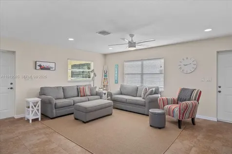 924 Lake Drive E Lake Placid FL 33852
