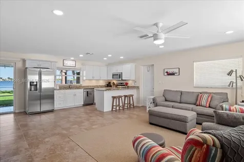 924 Lake Drive E Lake Placid FL 33852