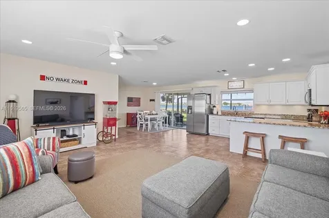 924 Lake Drive E Lake Placid FL 33852